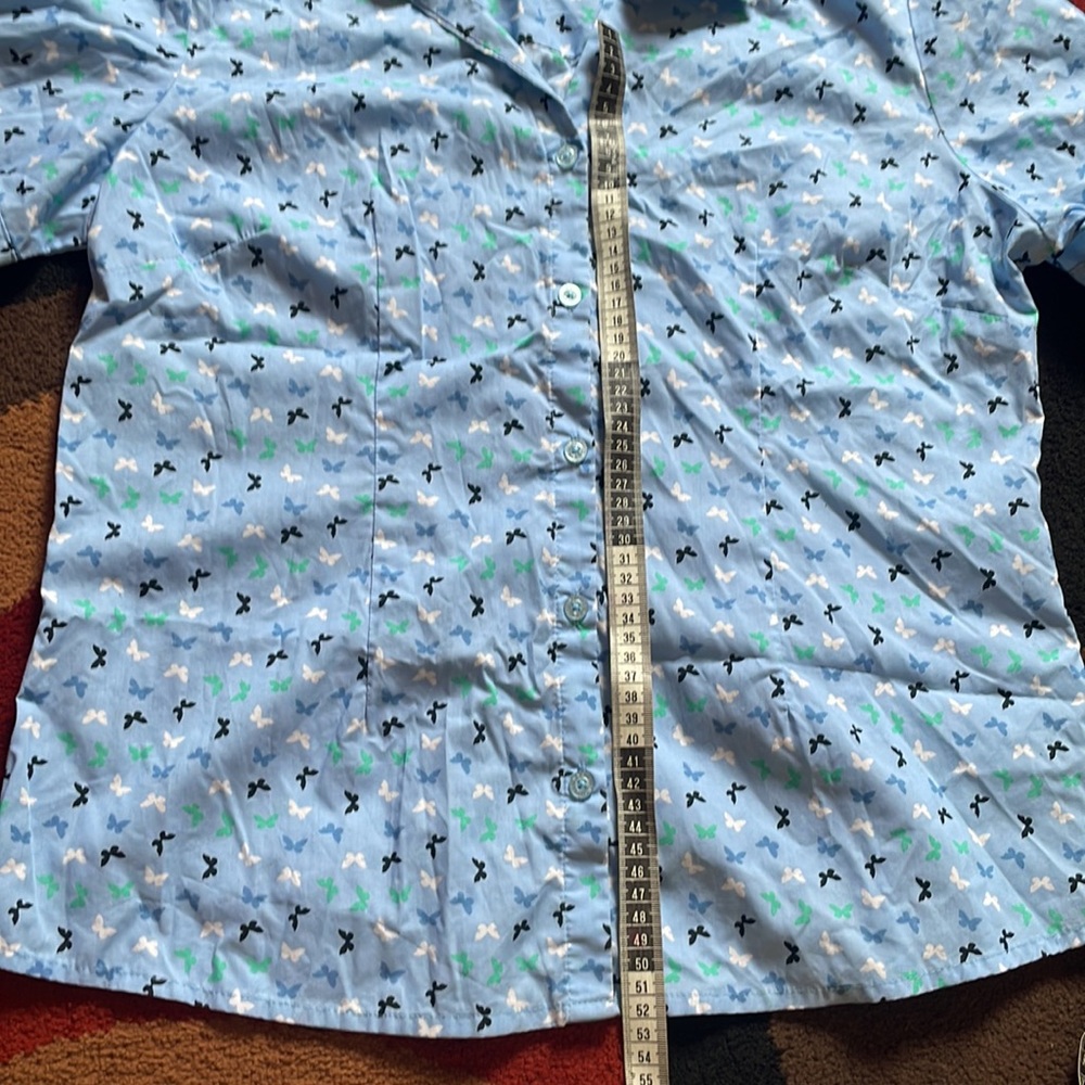 ⚡️⚡️Butterfly button down top - Picture 10 of 12